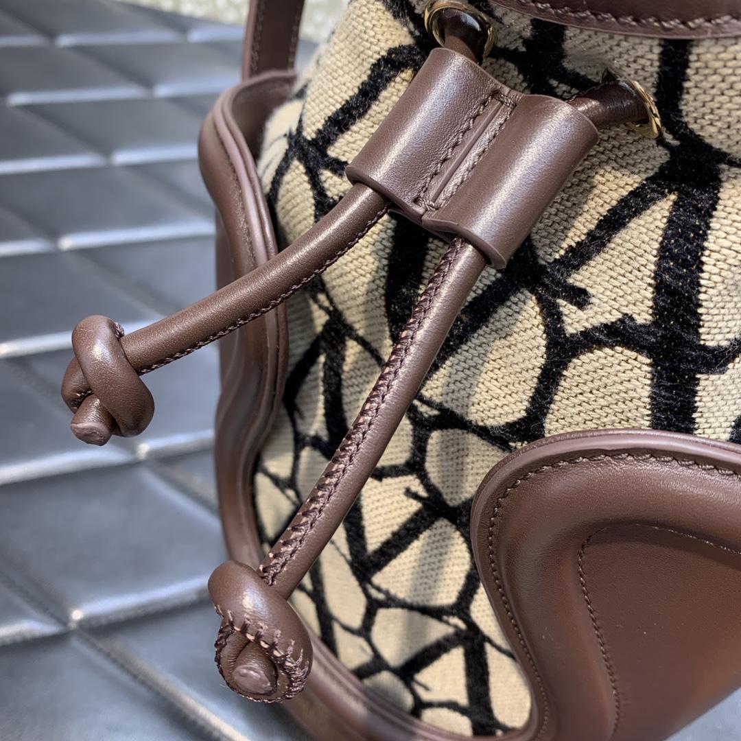 Valenti Le Cinquième Toile Iconographe Bucket Bag - PerfectKickZ