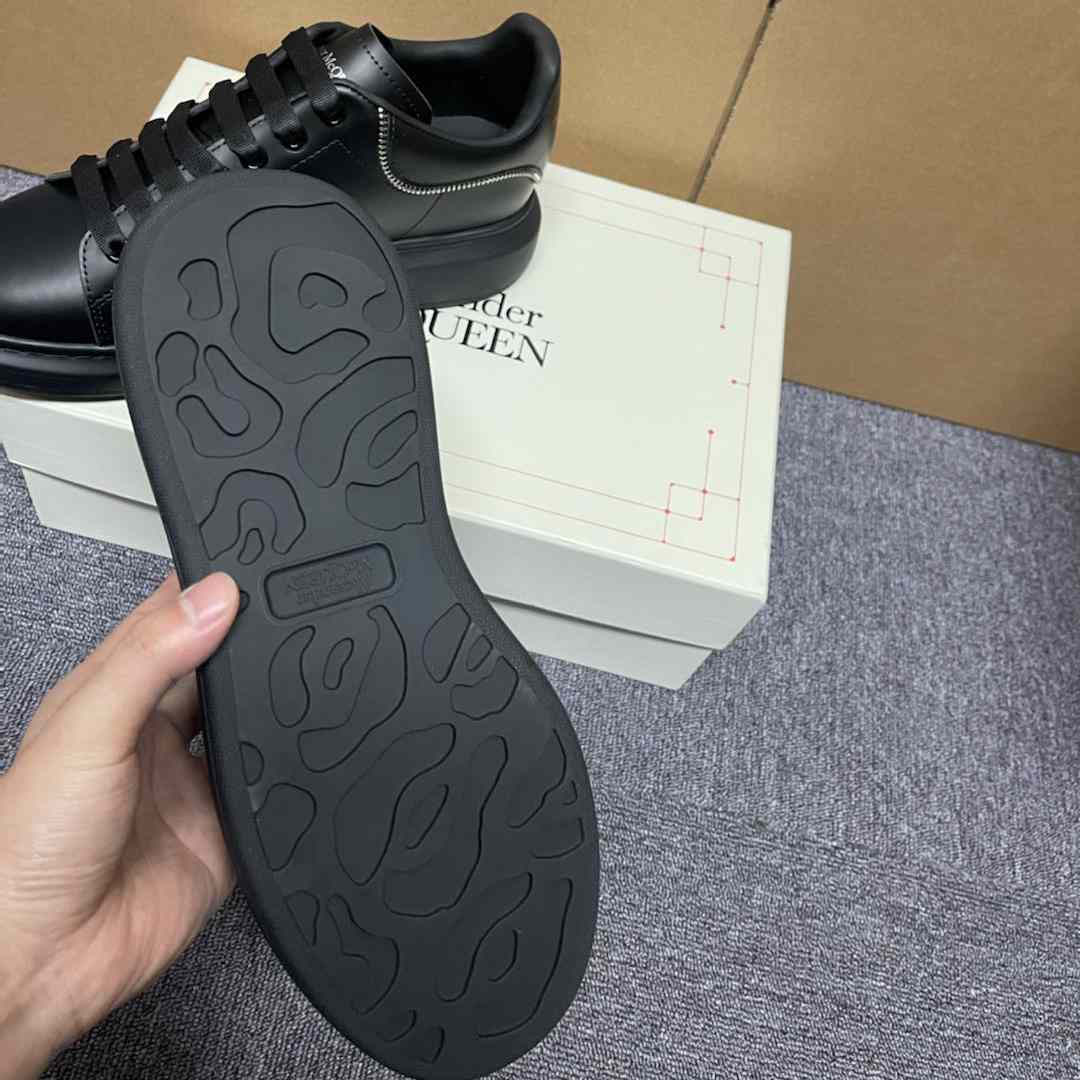 Alexander Mqueen Oversized Sneaker In Black - PerfectKickZ