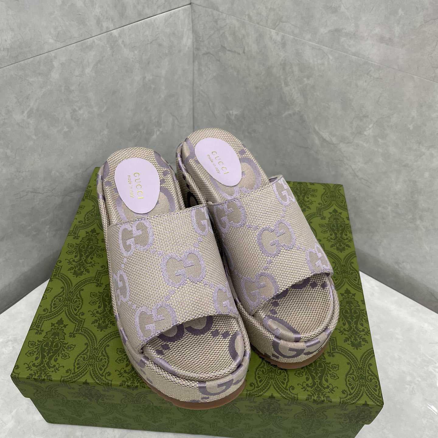 Gucci Women's Jumbo GG Platform Slide Sandal - PerfectKickZ