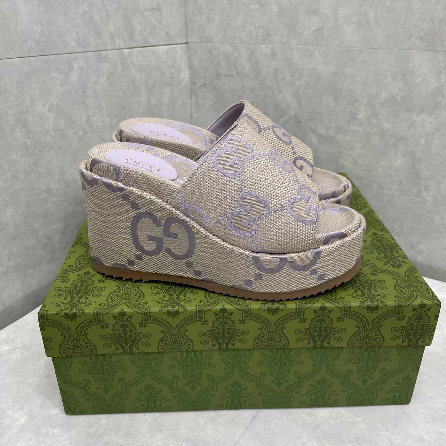 Gucci Women's Jumbo GG Platform Slide Sandal - PerfectKickZ