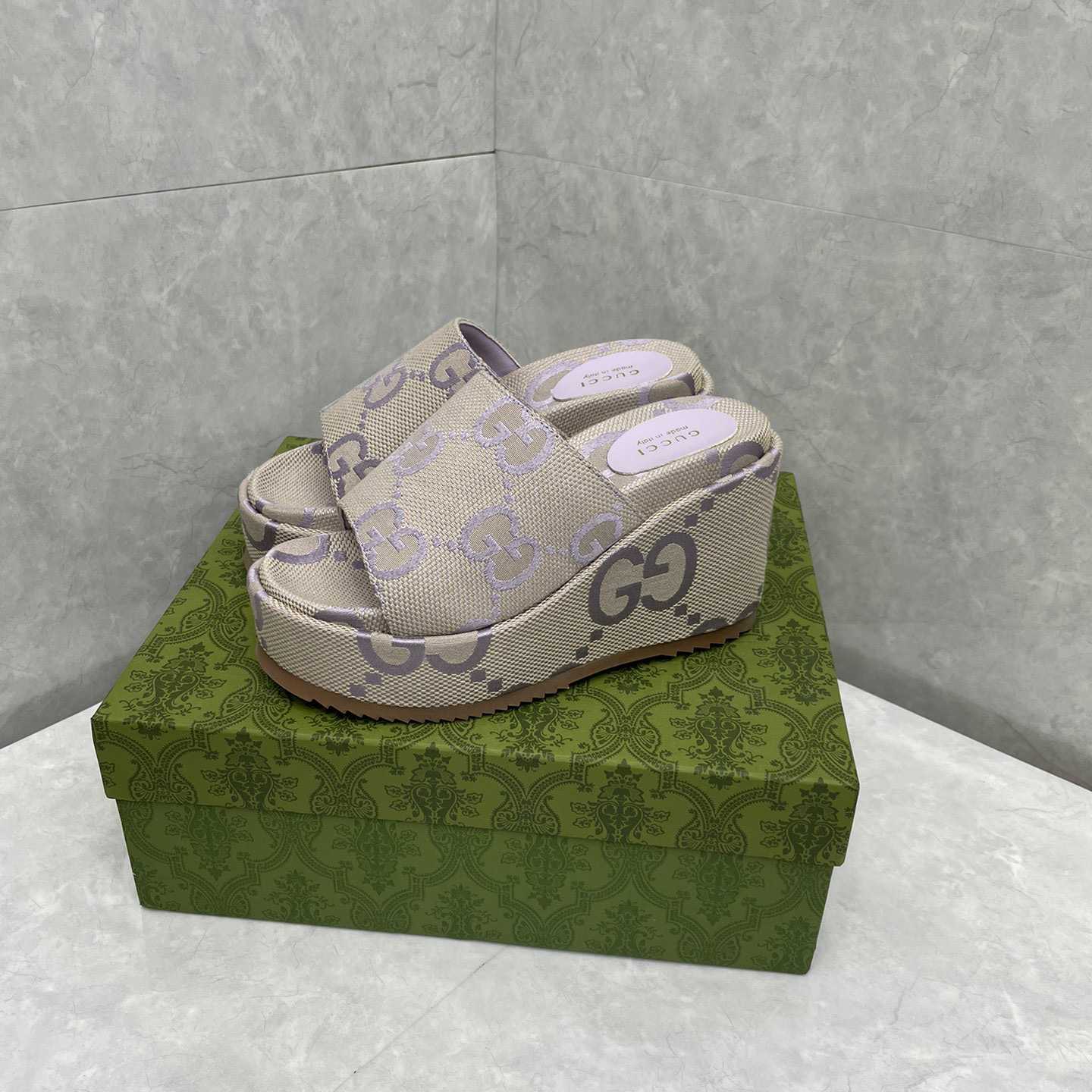 Gucci Women's Jumbo GG Platform Slide Sandal - PerfectKickZ