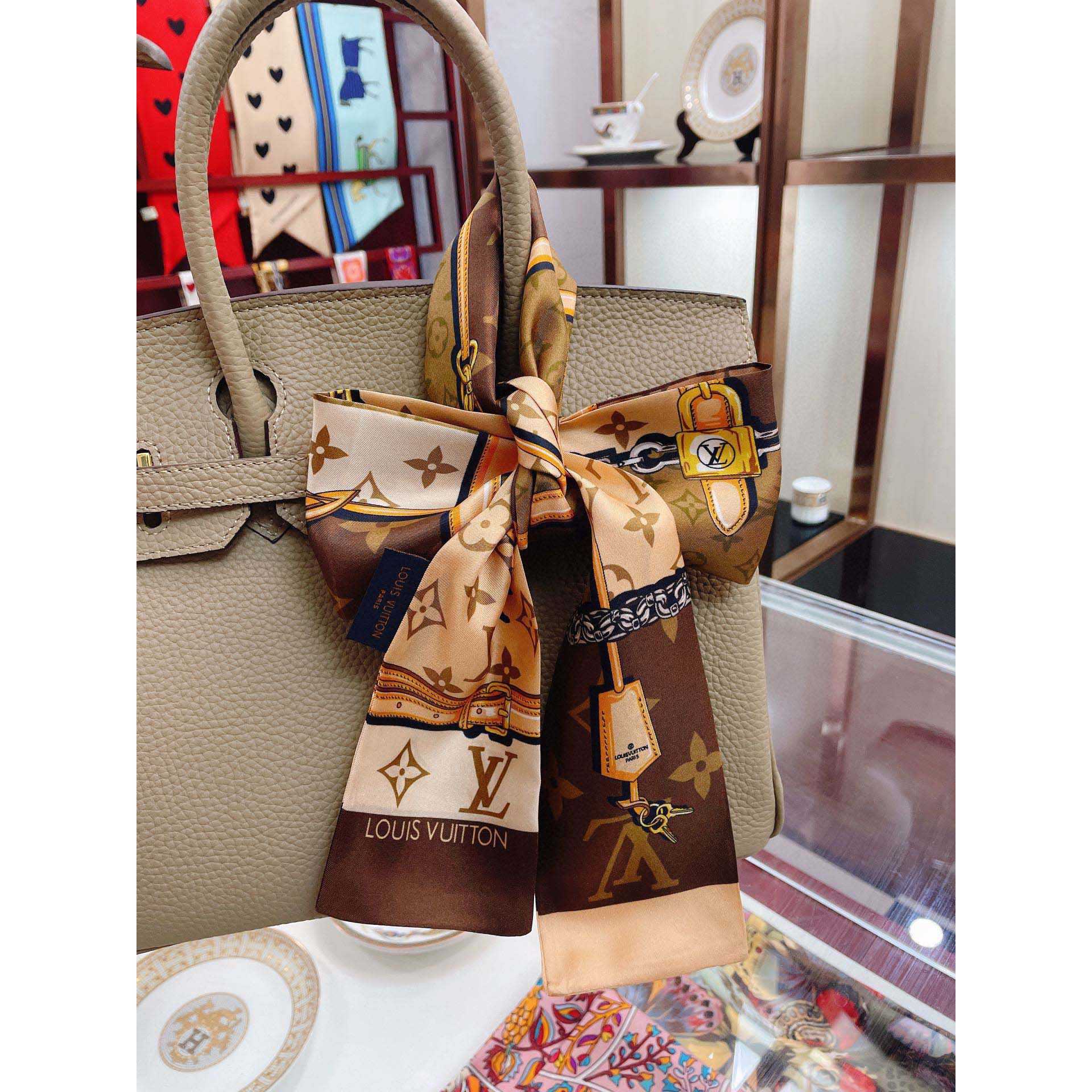 Louis Vuitton Confidential Monogram Giant Bandeau     - PerfectKickZ