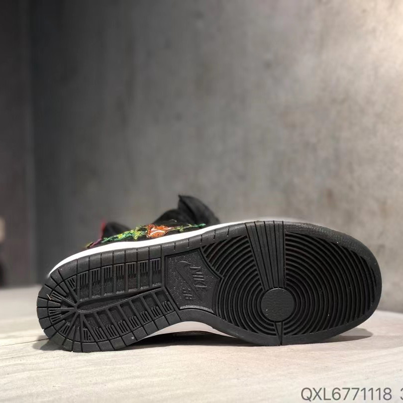 Nike SB x Neckface Dunk Low Pro Shoes     DO2326-001 - 