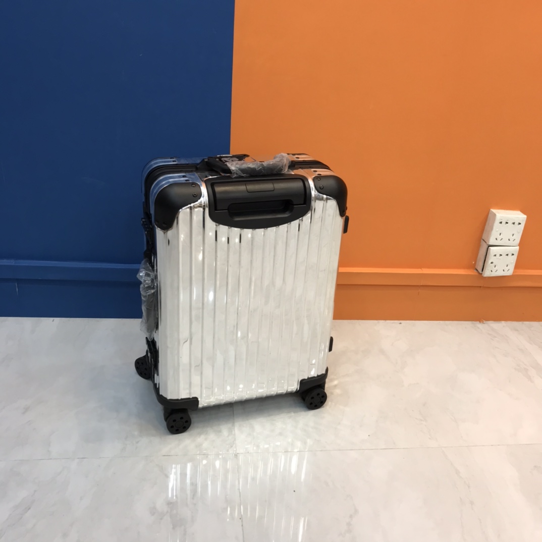 Moncler Genius Moncler Rimowa 'Reflection' Silver Suitcase - PerfectKickZ