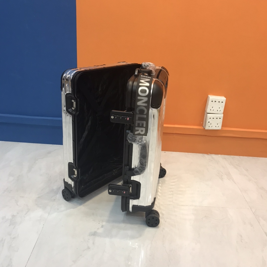 Moncler Genius Moncler Rimowa 'Reflection' Silver Suitcase - PerfectKickZ