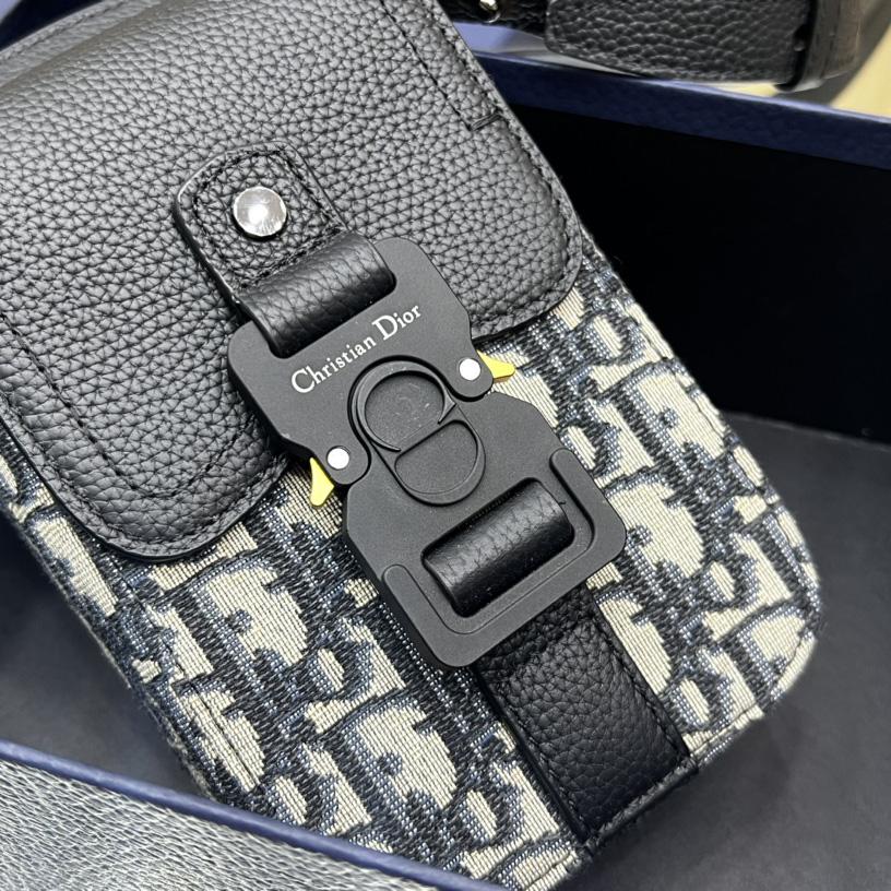 Dior Saddle Vertical Pouch With Strap  - 