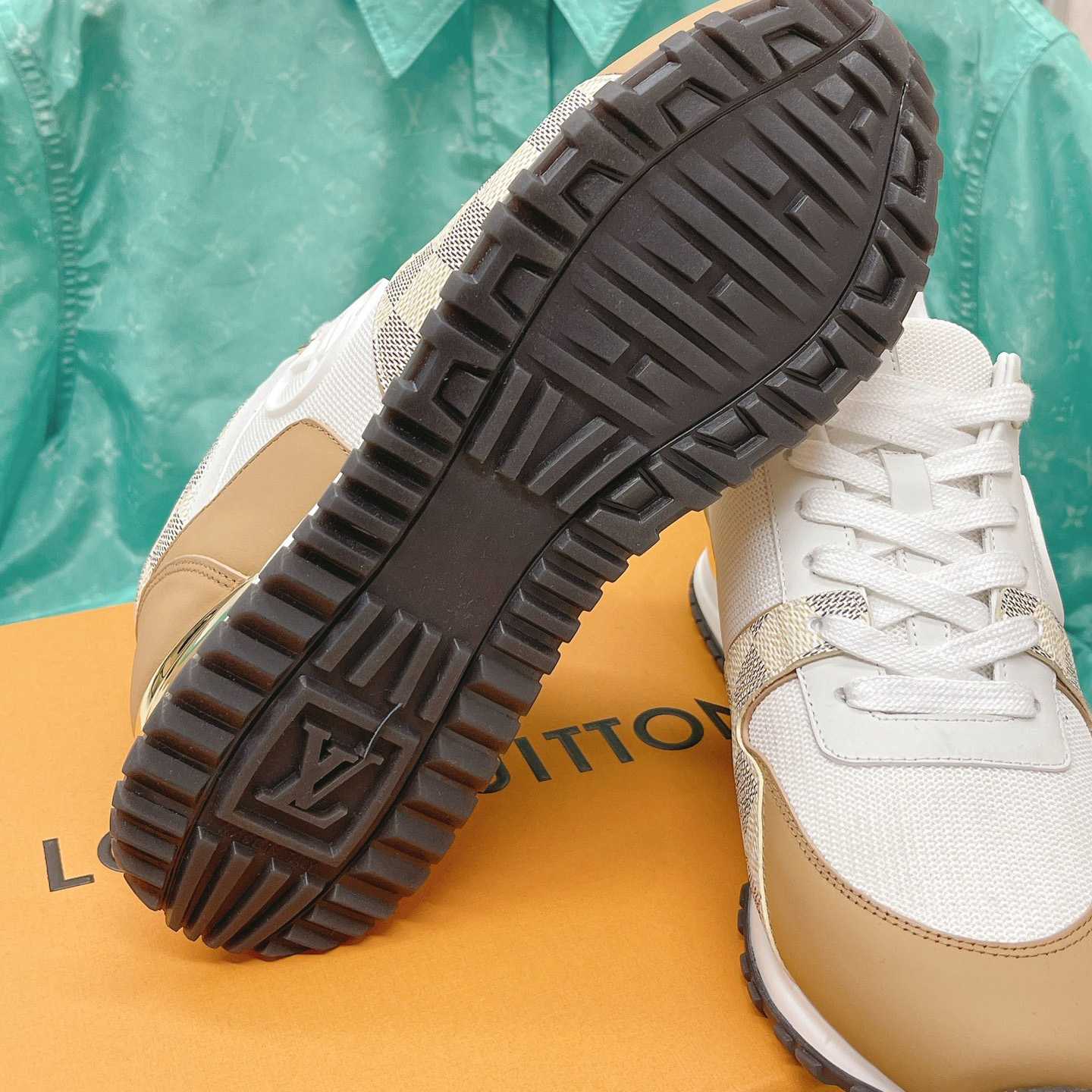 Louis Vuitton Run Away Sneaker      1AAWFD - PerfectKickZ