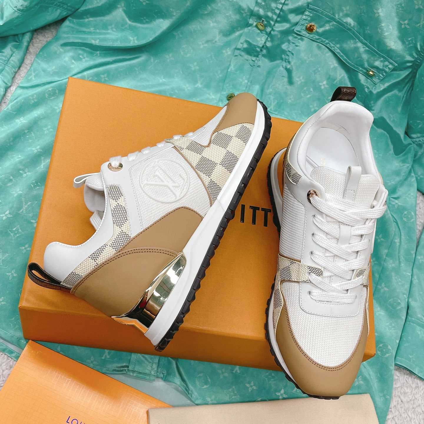Louis Vuitton Run Away Sneaker      1AAWFD - PerfectKickZ