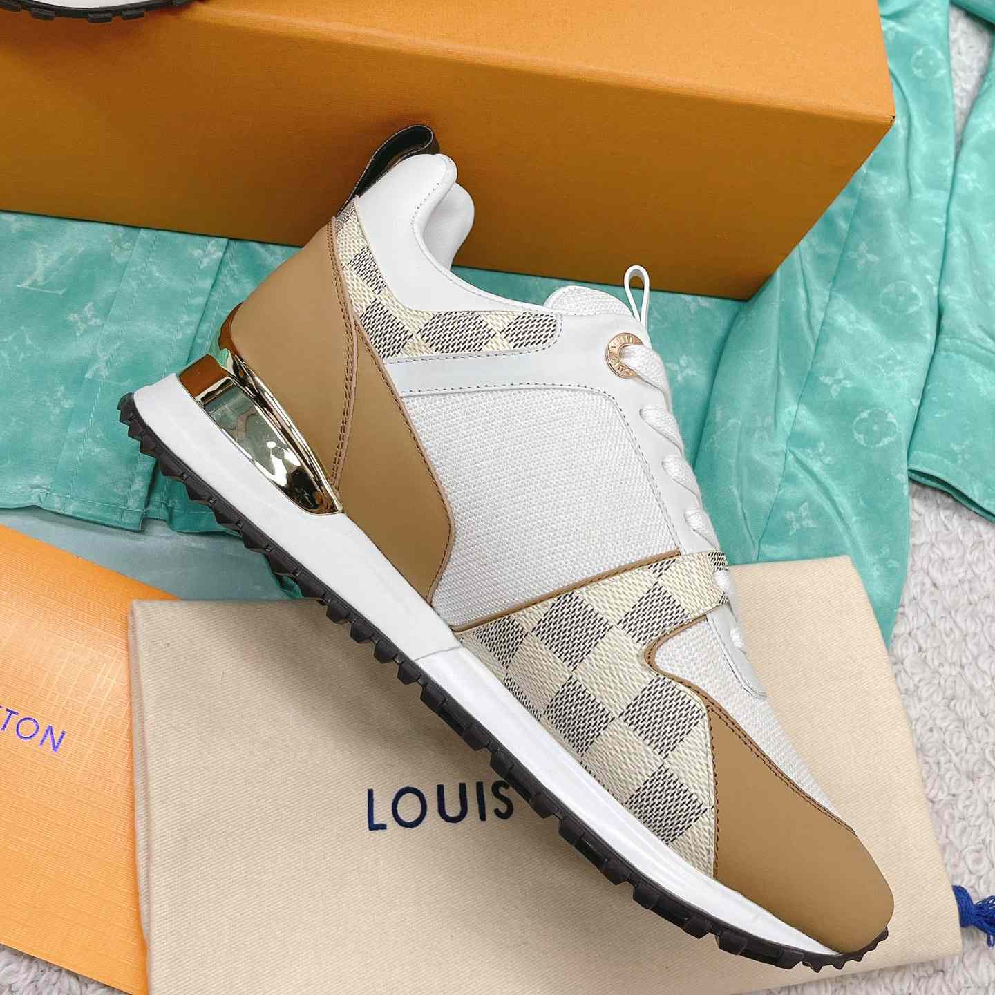 Louis Vuitton Run Away Sneaker      1AAWFD - PerfectKickZ