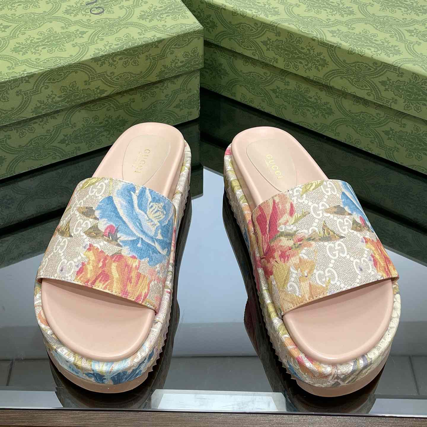 Gucci Women's GG Flora Slide Sandal - PerfectKickZ