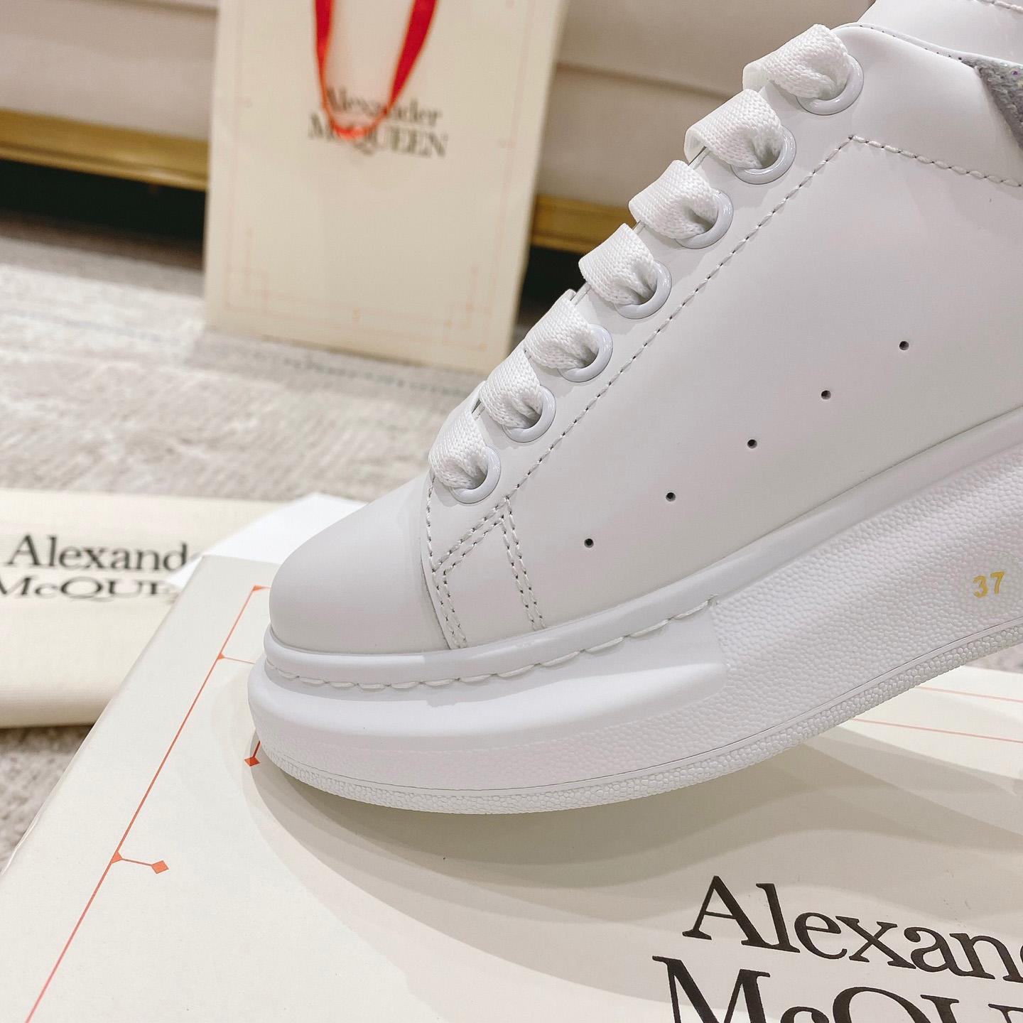 Alexander Mqueen Oversized Sneaker In White - PerfectKickZ