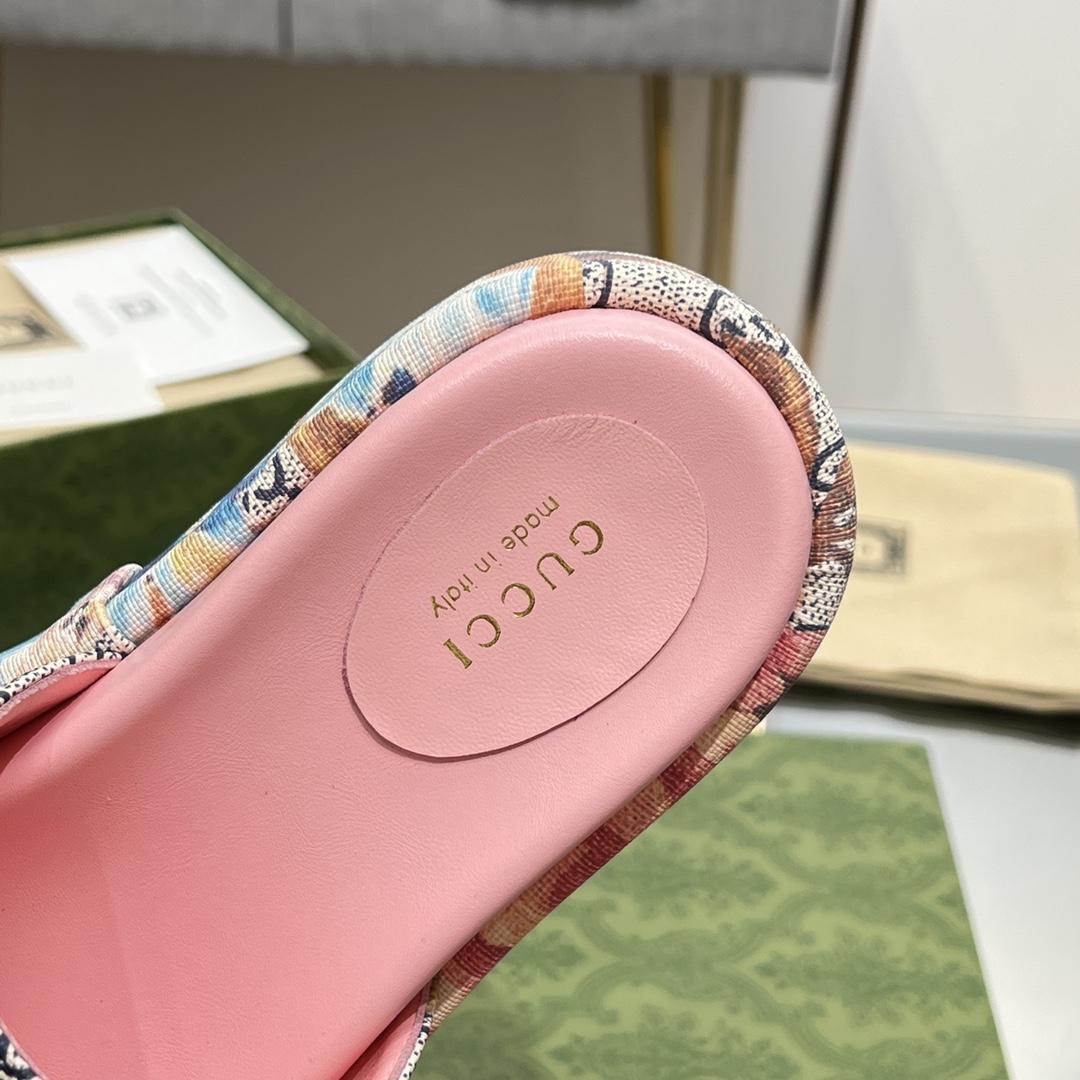 Gucci Women's Flora Sandal - PerfectKickZ