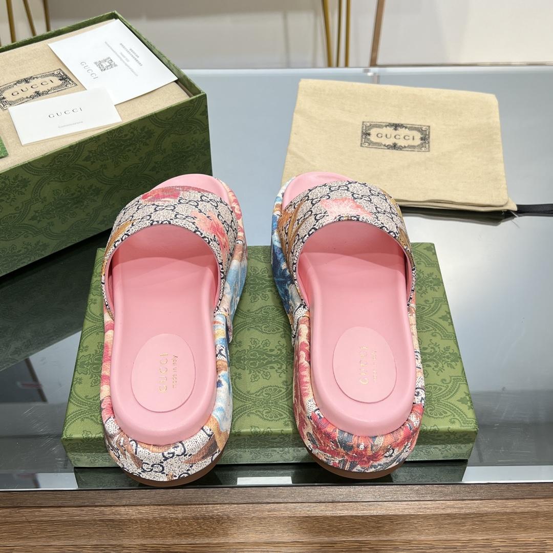 Gucci Women's Flora Sandal - PerfectKickZ