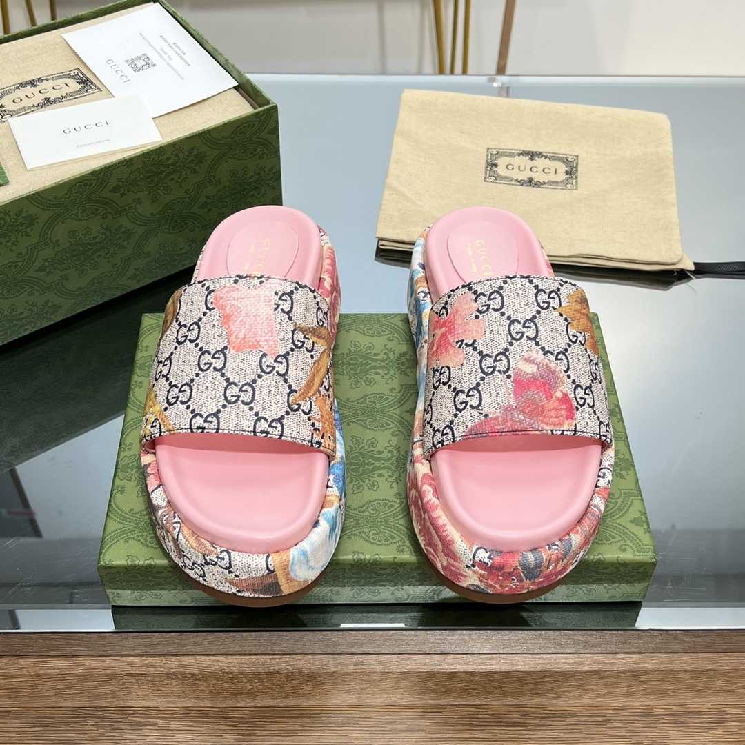 Gucci Women's Flora Sandal - PerfectKickZ