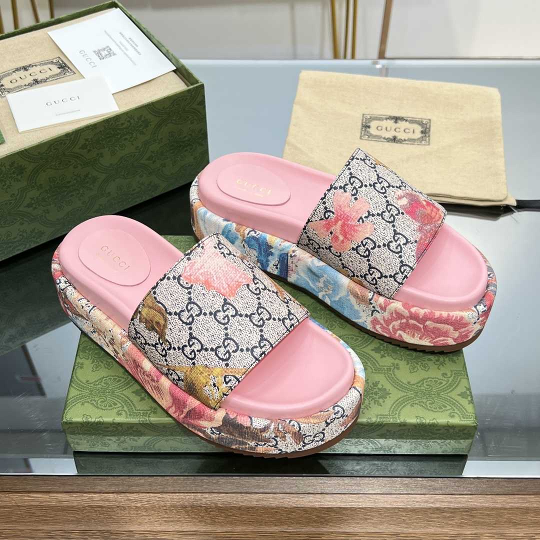 Gucci Women's Flora Sandal - PerfectKickZ