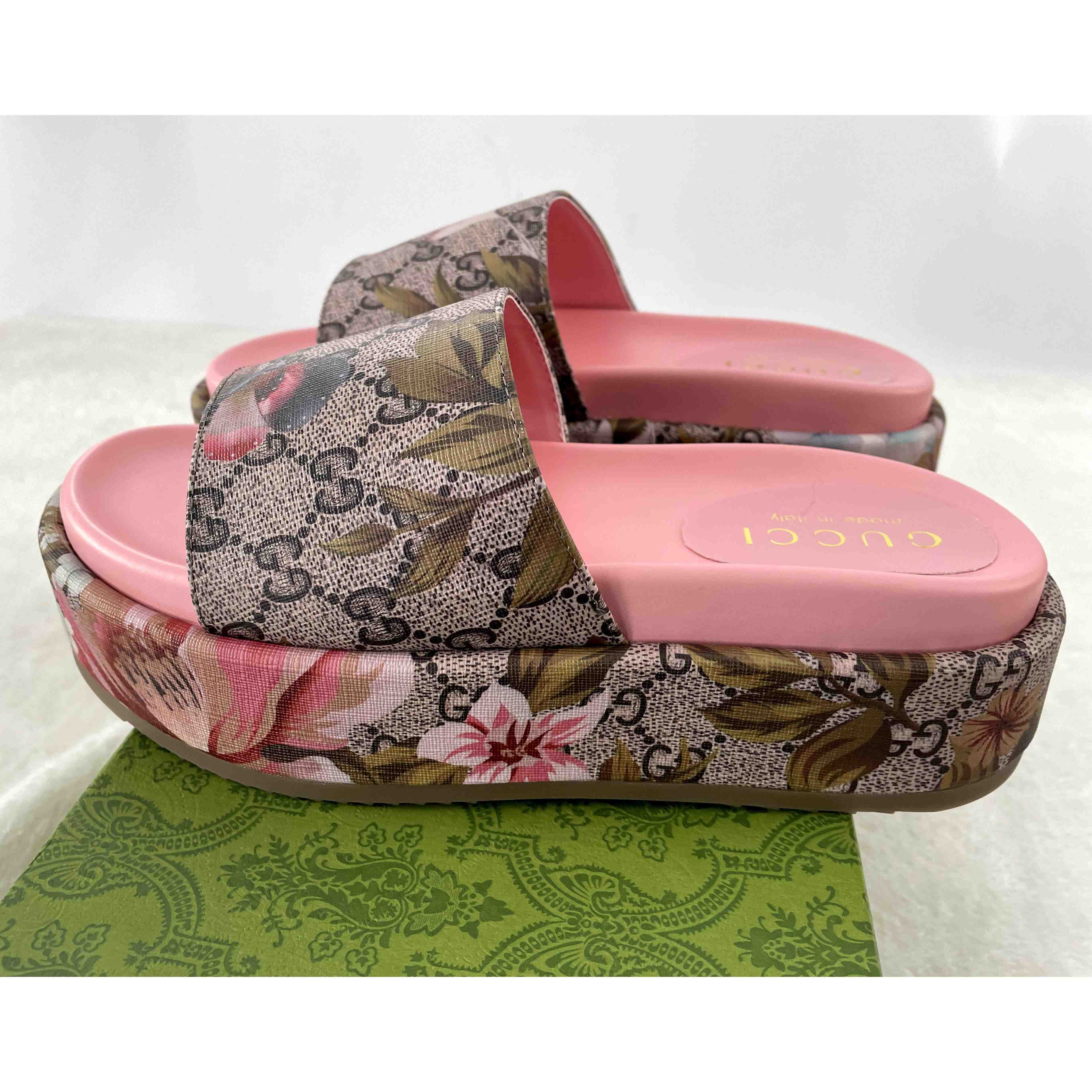 Gucci Women's Flora Sandal - PerfectKickZ