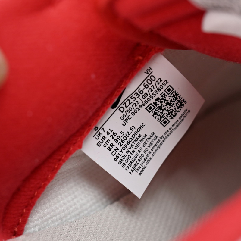 Nike SB Dunk Low Los “Chicago Split” Sneaker       DZ2536-600 - PerfectKickZ