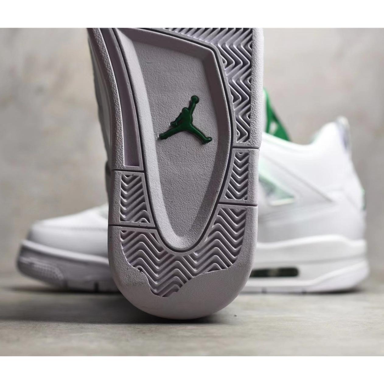 Air Jordan 4 Retro Sneaker      ct8527-113 - PerfectKickZ