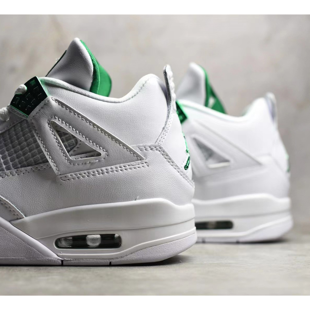 Air Jordan 4 Retro Sneaker      ct8527-113 - PerfectKickZ