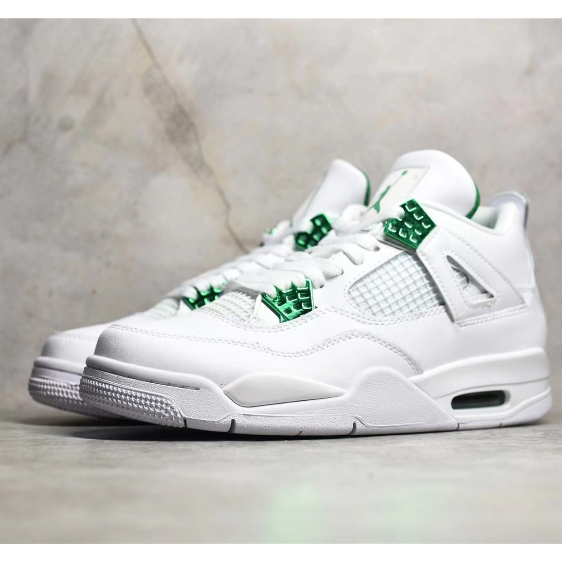 Air Jordan 4 Retro Sneaker      ct8527-113 - PerfectKickZ