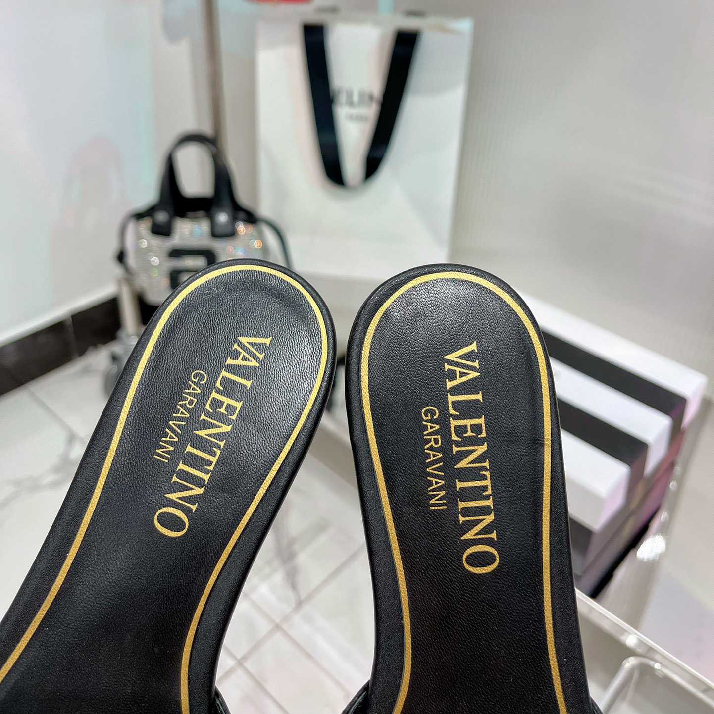 Valenti Garavani VLogo Leather Slides - PerfectKickZ