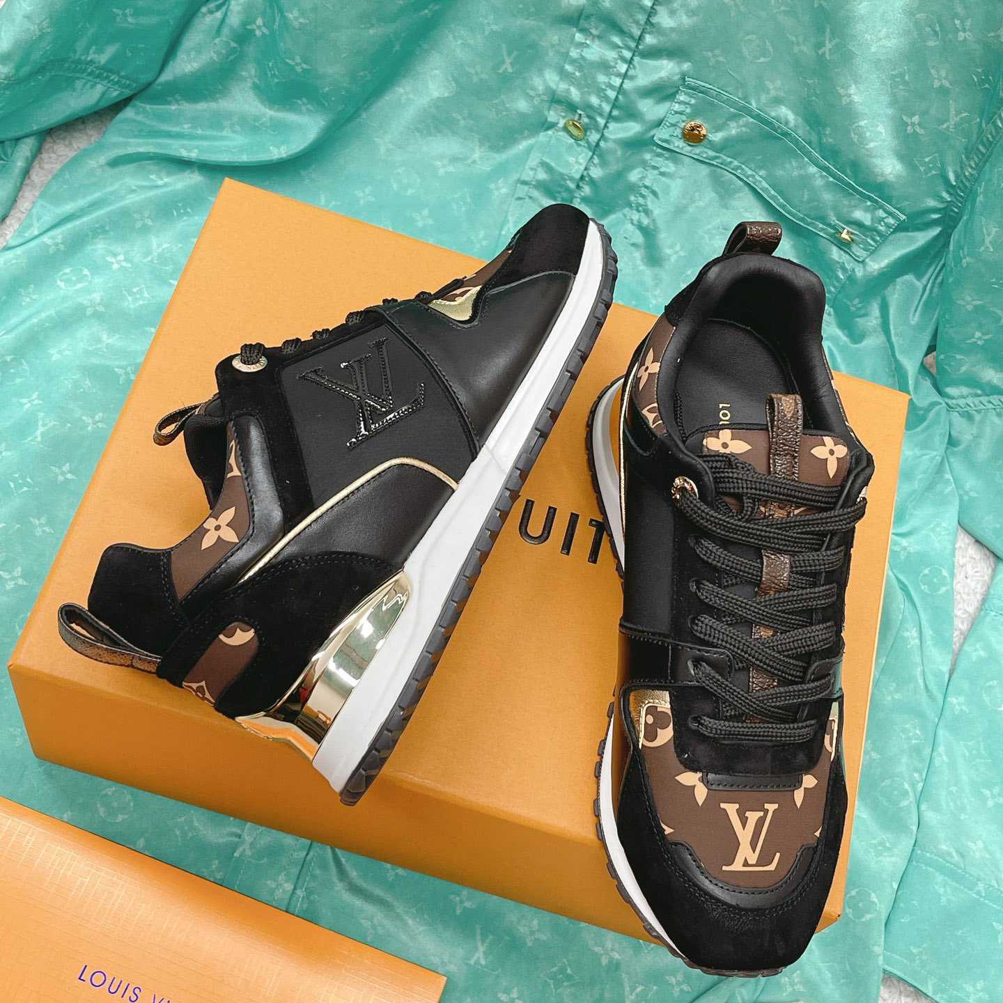 Louis Vuitton Run Away Sneaker      1AAP3D - PerfectKickZ