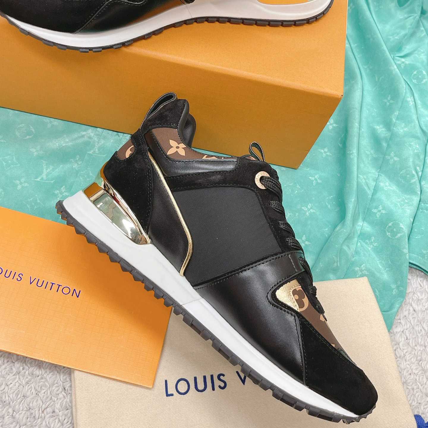 Louis Vuitton Run Away Sneaker      1AAP3D - PerfectKickZ