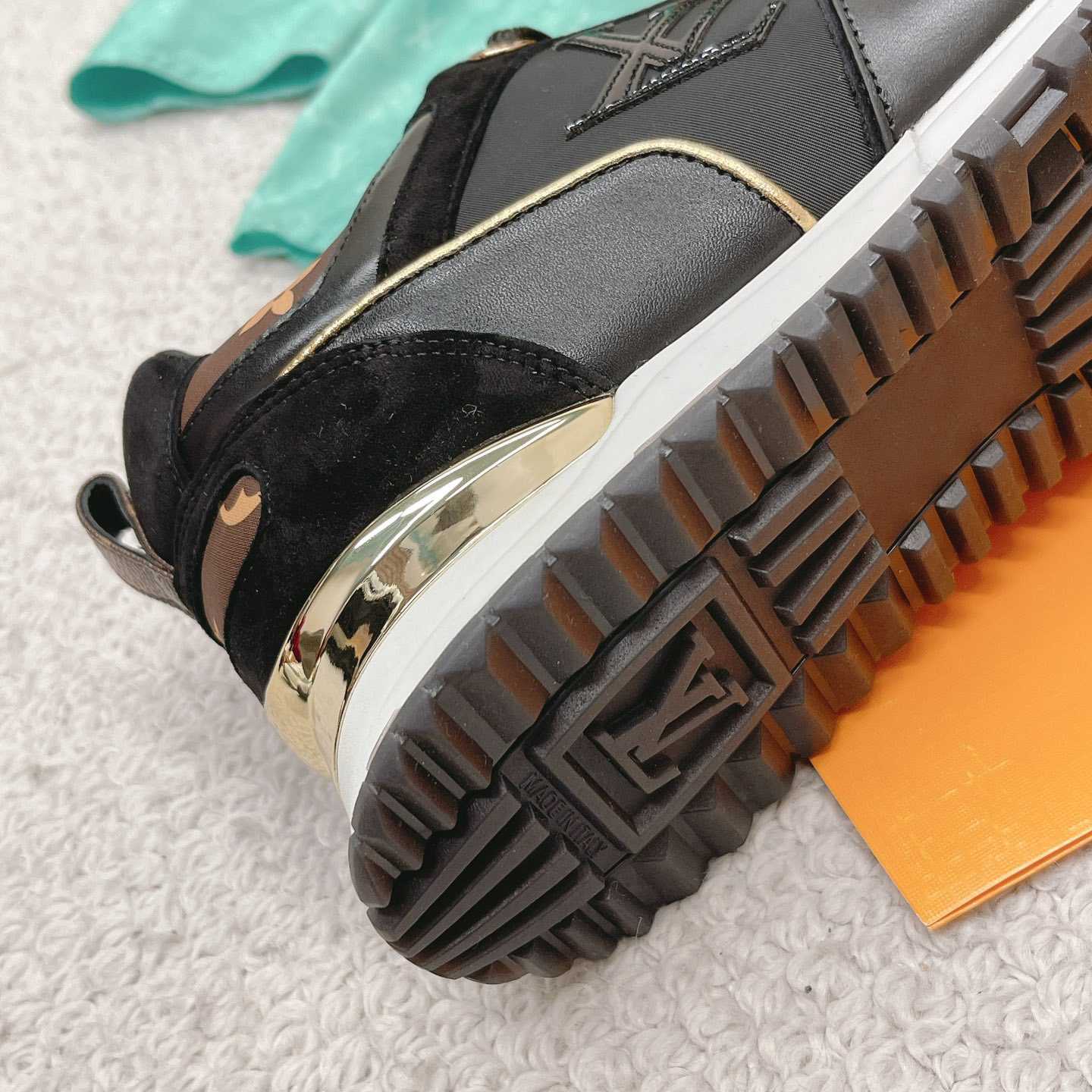 Louis Vuitton Run Away Sneaker      1AAP3D - PerfectKickZ