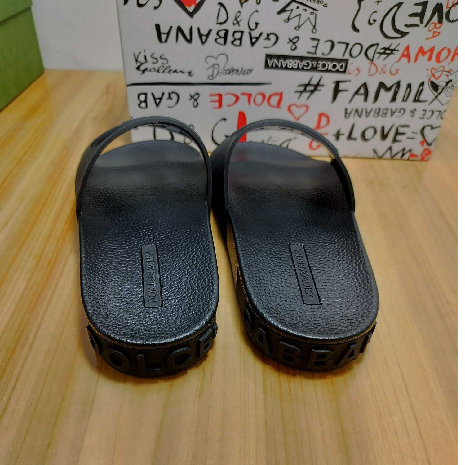 Dolce & Gabbana Rubber Beachwear Slides With DG Millennials Logo - PerfectKickZ