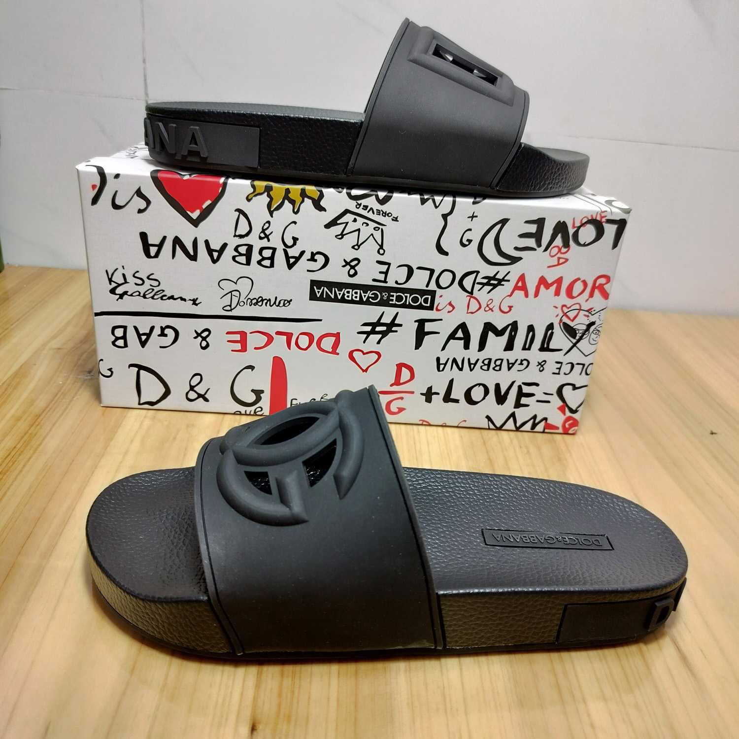 Dolce & Gabbana Rubber Beachwear Slides With DG Millennials Logo - PerfectKickZ