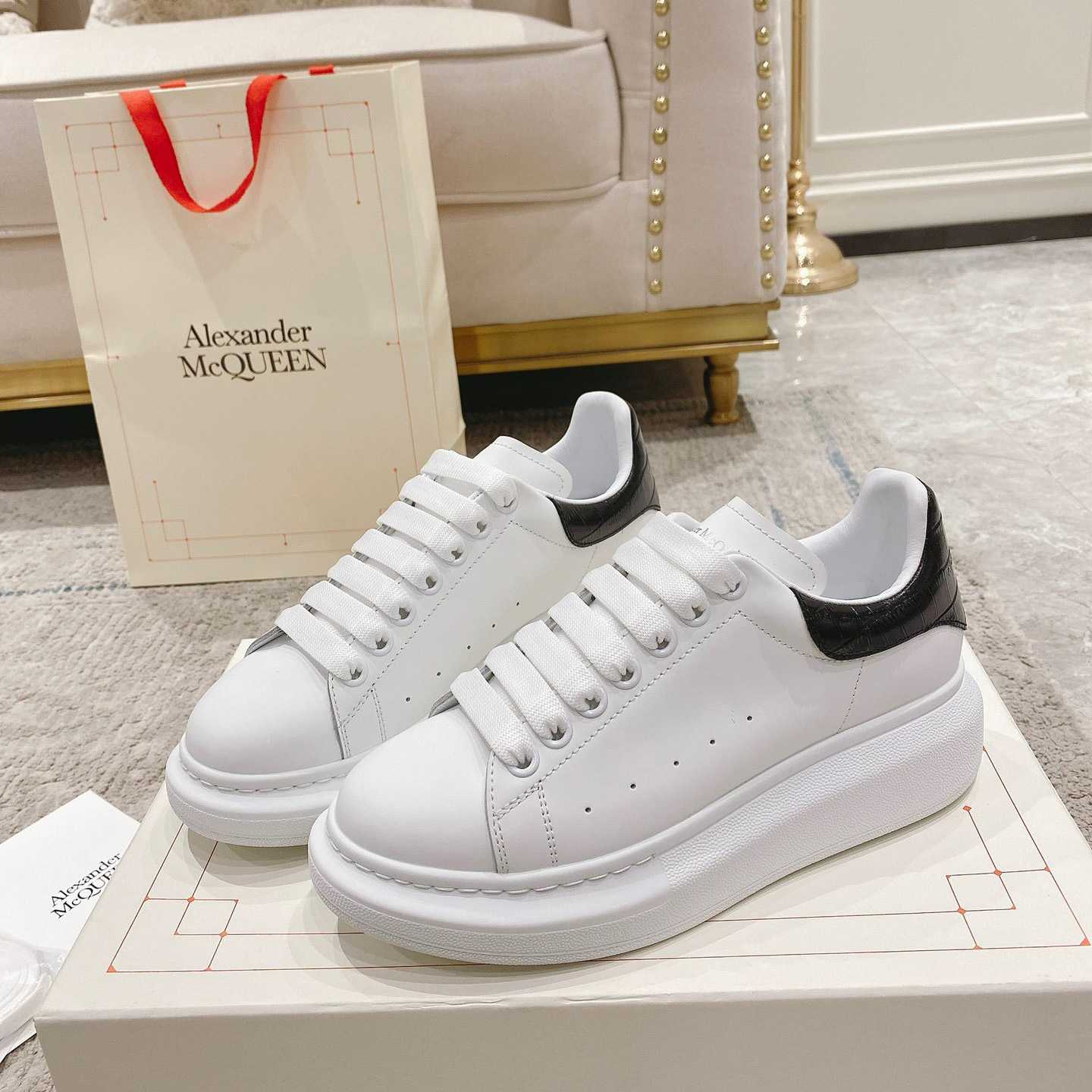 Alexander Mqueen Oversized Sneaker In White/Black - PerfectKickZ
