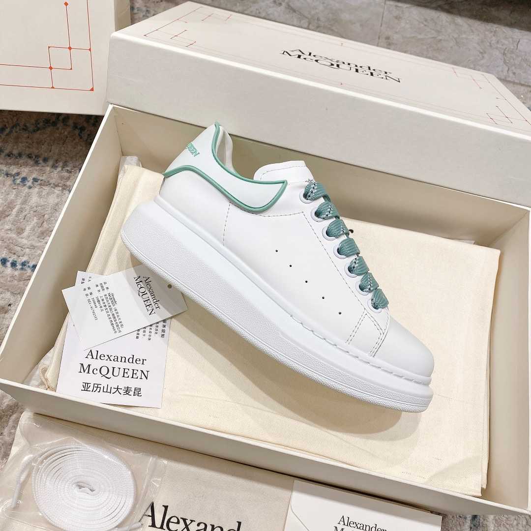Alexander Mqueen Oversized Sneaker In White - PerfectKickZ