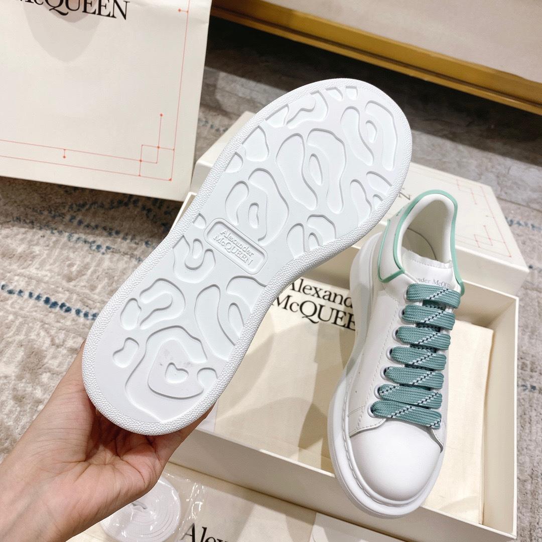 Alexander Mqueen Oversized Sneaker In White - PerfectKickZ