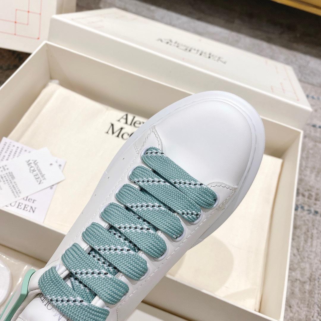 Alexander Mqueen Oversized Sneaker In White - PerfectKickZ