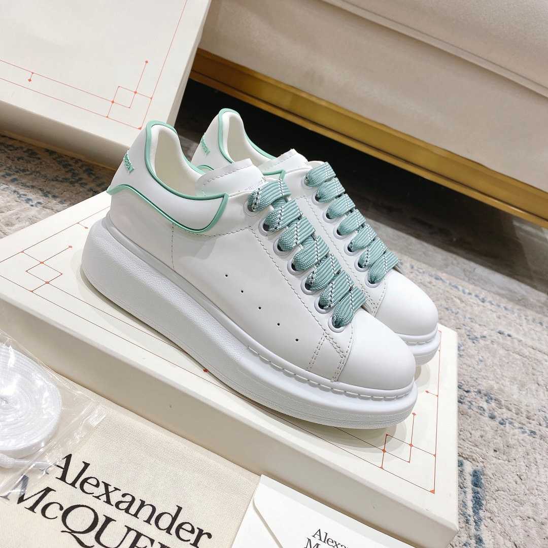 Alexander Mqueen Oversized Sneaker In White - PerfectKickZ