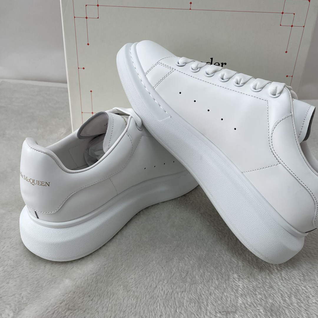 Alexander Mqueen Oversized Sneaker In White - PerfectKickZ