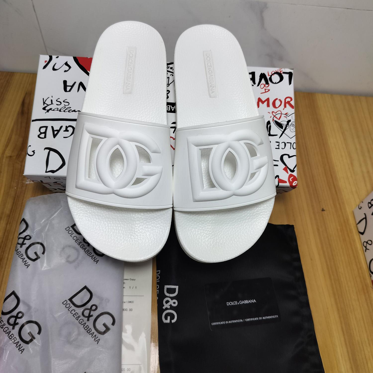 Dolce & Gabbana Rubber Beachwear Slides With DG Millennials Logo - PerfectKickZ