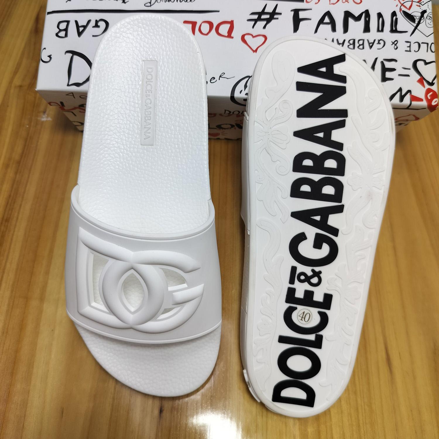 Dolce & Gabbana Rubber Beachwear Slides With DG Millennials Logo - PerfectKickZ