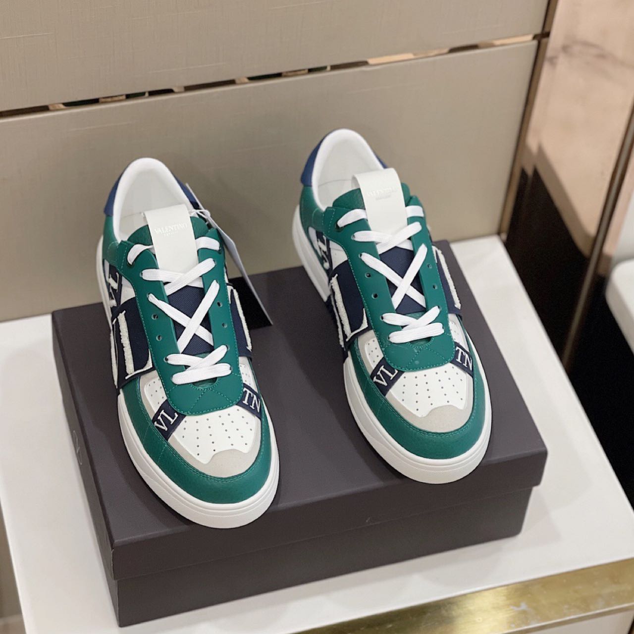 Valenti Garavani VL7N Low-Top Sneakers - PerfectKickZ