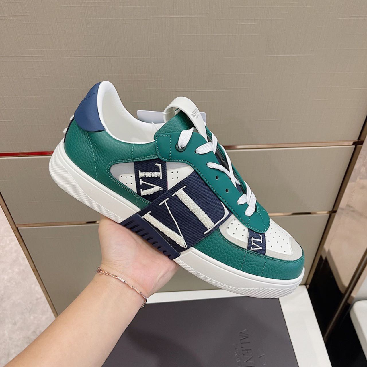 Valenti Garavani VL7N Low-Top Sneakers - PerfectKickZ
