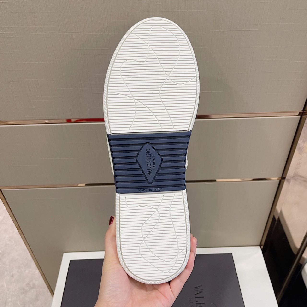 Valenti Garavani VL7N Low-Top Sneakers - PerfectKickZ