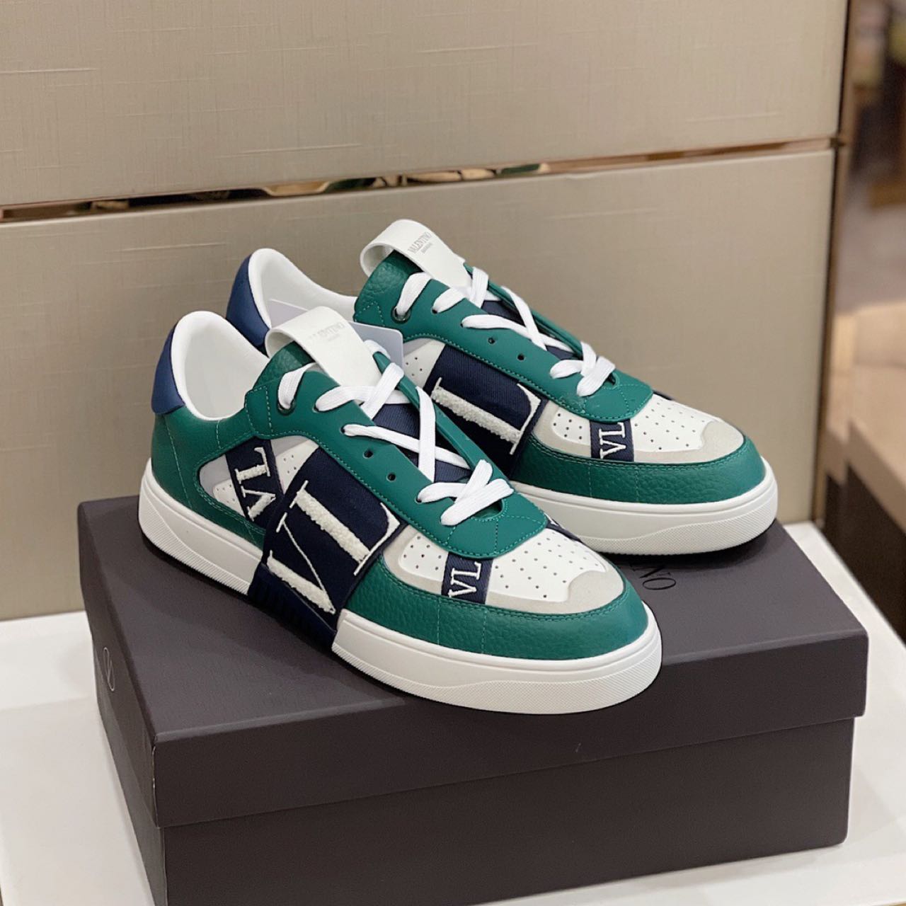 Valenti Garavani VL7N Low-Top Sneakers - PerfectKickZ