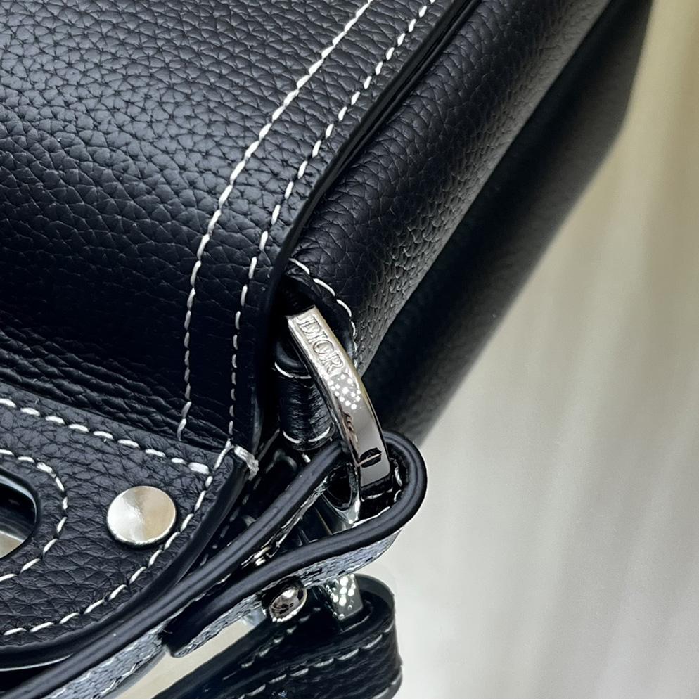 Dior Saddle Vertical Pouch With Strap  - 