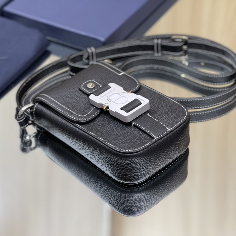 Dior Saddle Vertical Pouch With Strap  - 