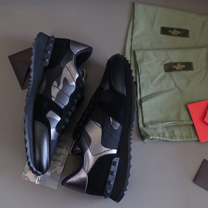 Valenti Garavani Black Rockrunner Sneakers - PerfectKickZ