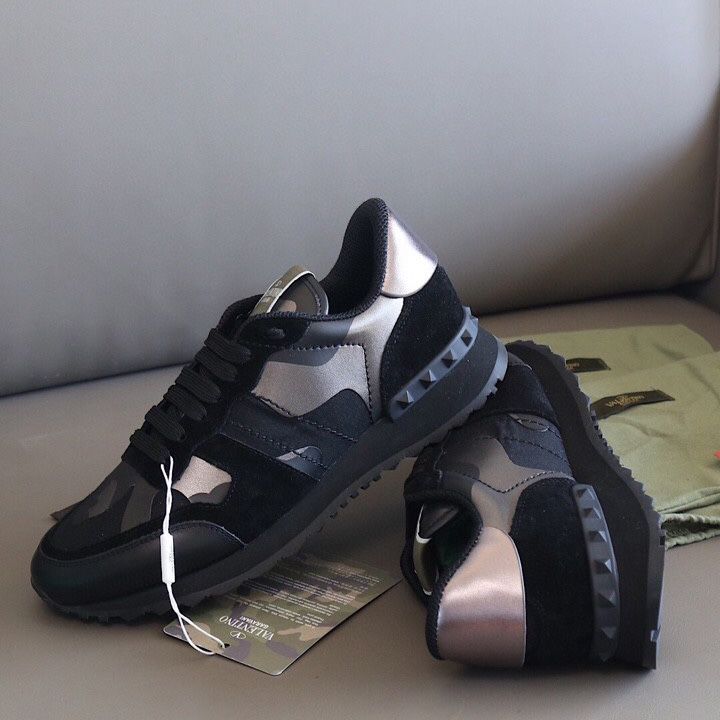 Valenti Garavani Black Rockrunner Sneakers - PerfectKickZ