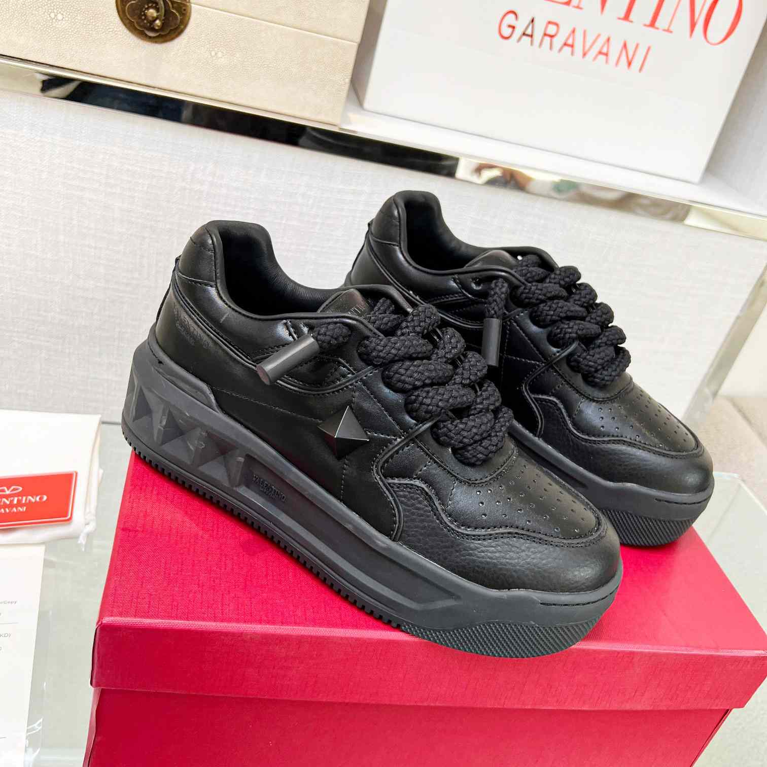 Valenti One Stud XL Nappa Leather Low-Top Sneaker - PerfectKickZ