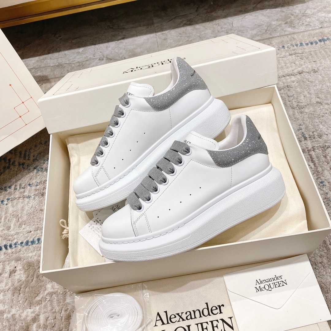 Alexander Mqueen Oversized Sneaker In White - 