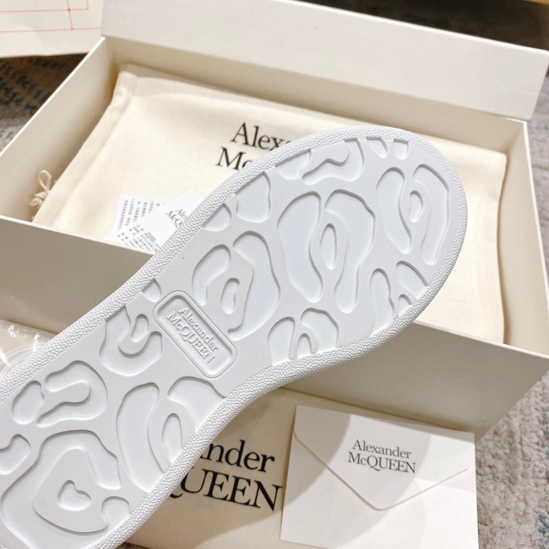 Alexander Mqueen Oversized Sneaker In White - 