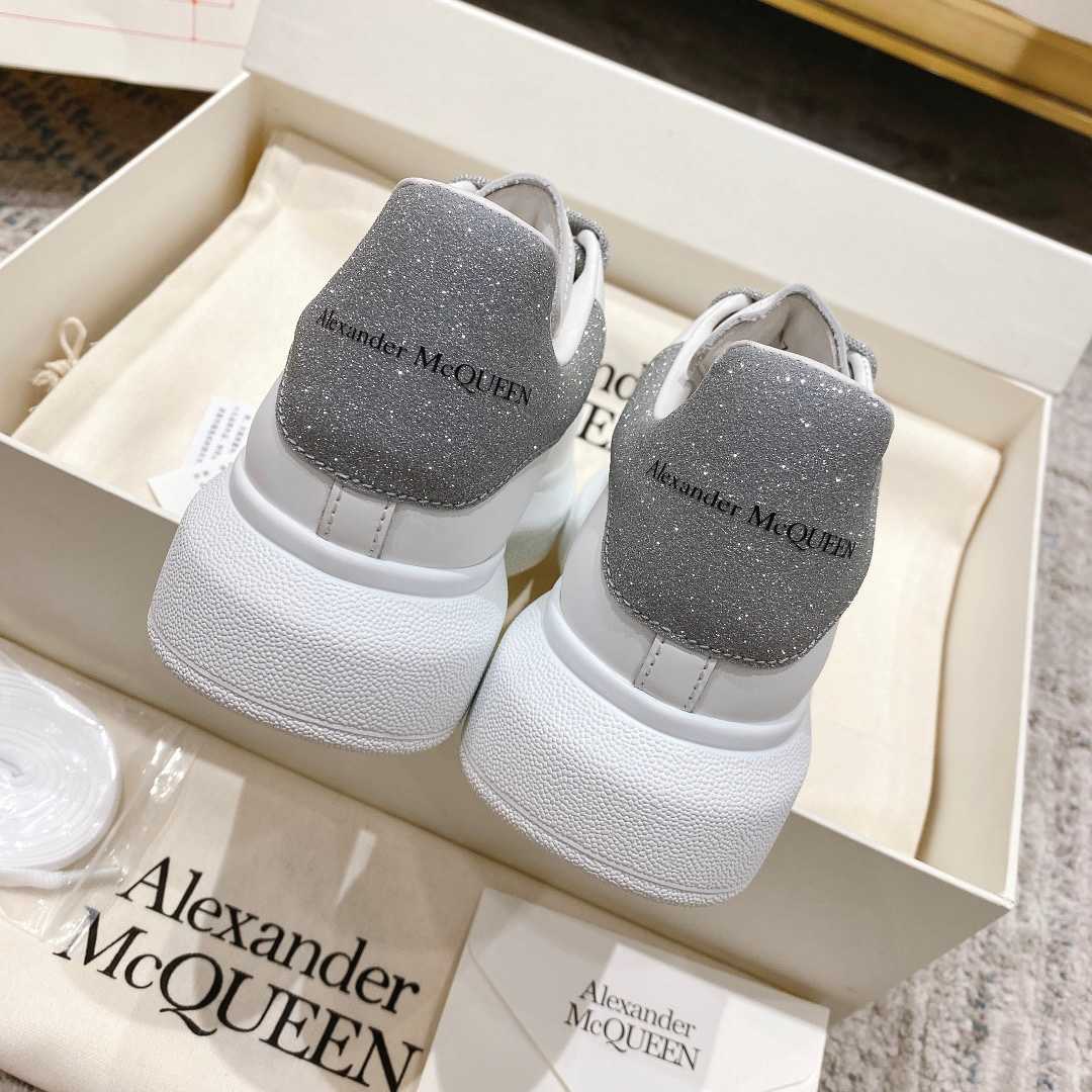 Alexander Mqueen Oversized Sneaker In White - 
